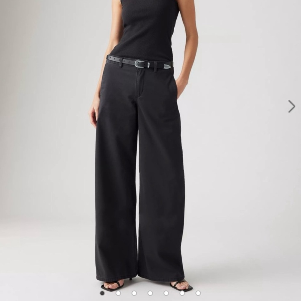 Levi's XL Chino Pant in Black. Women's size 29